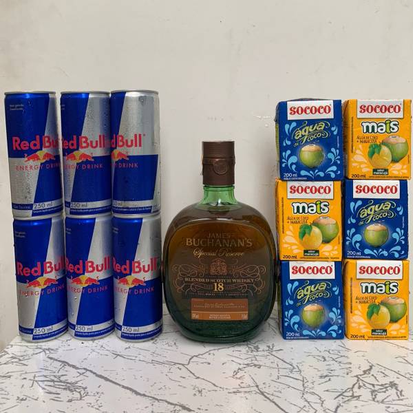 Combo Buchanan’s 18 Anos + 6 Red Bulls + 6 Gelos