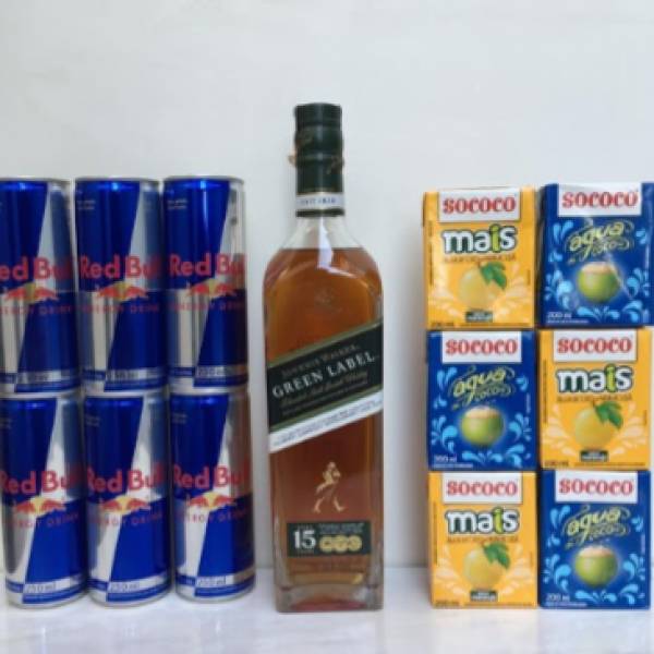 Combo Johnnie Walker Green Label + 6 Red Bulls + 6 Gelos