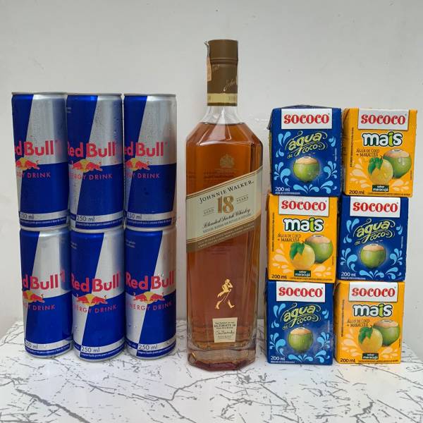 Combo Johnnie Walker Platinum 18 Anos + Red Bull