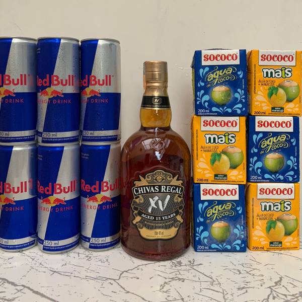 Combo Chivas 15 Anos + Red Bull